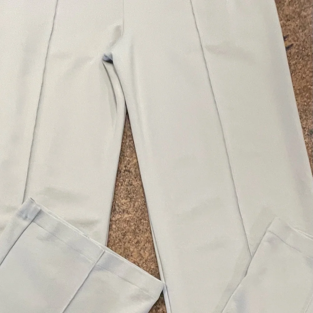 Athleta Light Sage Green Eastbound Wide Leg pants Women's Size 8 - Picture 7 of 13